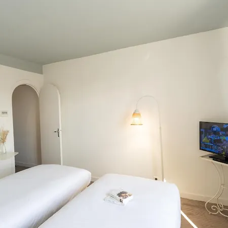 Ibis Styles Centre Hotel 3*