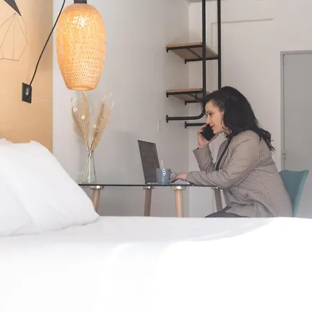 فندق Grand Centre 3*