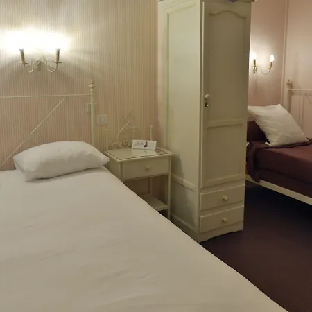 Hotel Grand Centre 3*