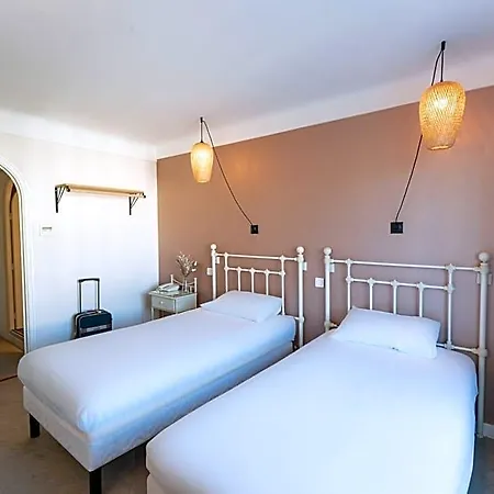 Hotel Grand Centre 3*