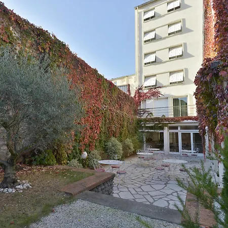 Ibis Styles Centre Hotel 3*