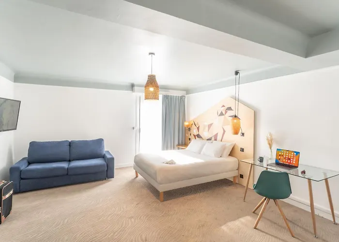 Grand Centre 酒店 3*