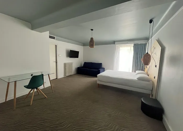 호텔 Grand Centre 3*